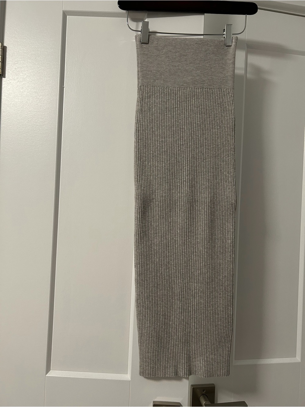 Aritzia Ribbed Midi Skirt in Light Gray